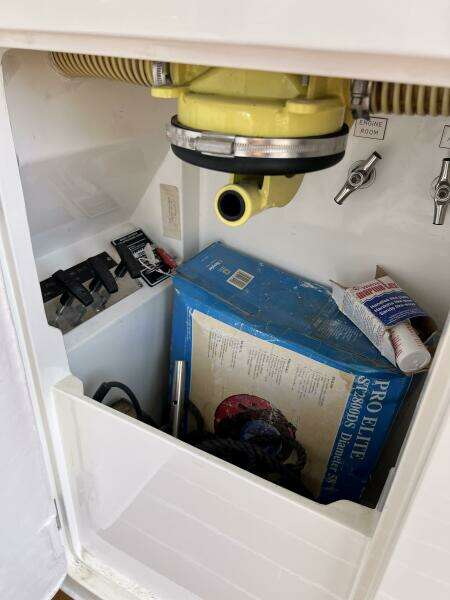 2000 Viking Princess 52 Flybridge