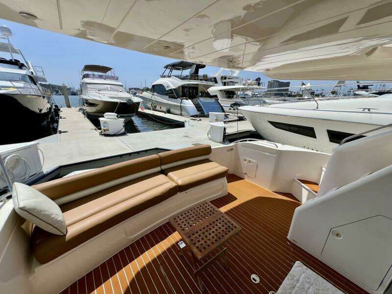2000 Viking Princess 52 Flybridge