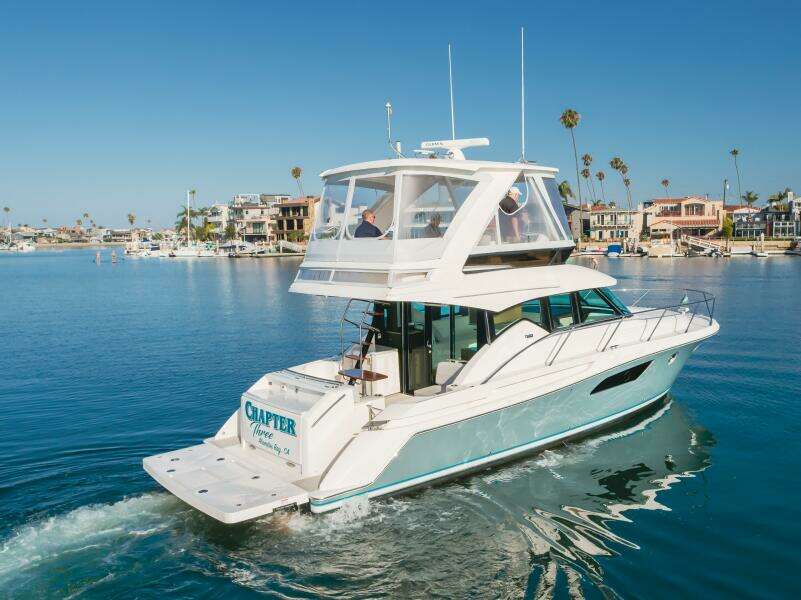 2018 Tiara Yachts F44 Flybridge