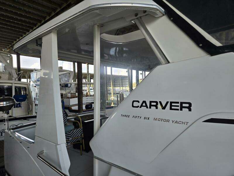 1999 Carver 356