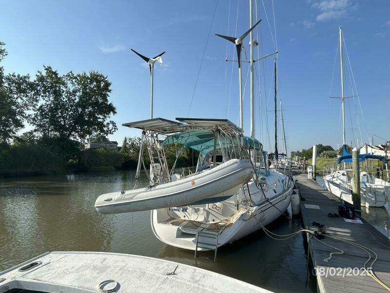 46' Beneteau aft profile