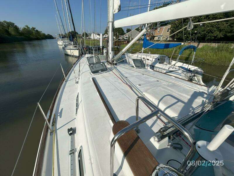 46' Beneteau foredeck1