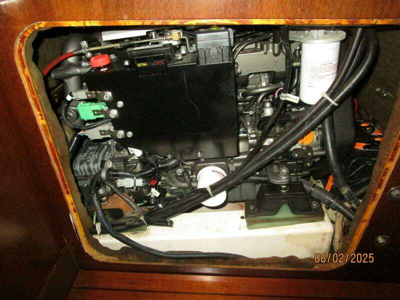 46' Beneteau auxiliary access2