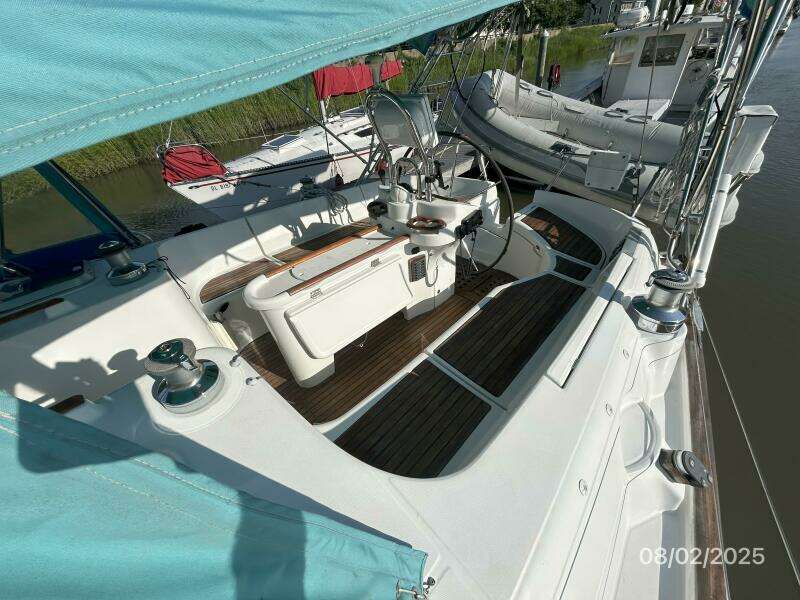 46' Beneteau cockpit1