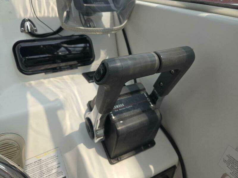 2000 Wellcraft 230 Coastal