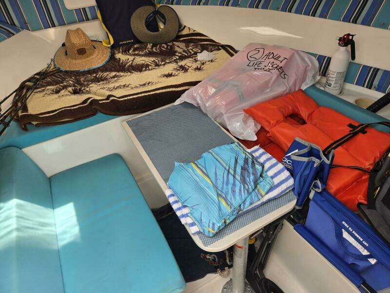 2000 Wellcraft 230 Coastal