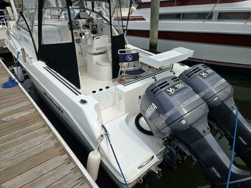 2000 Wellcraft 230 Coastal