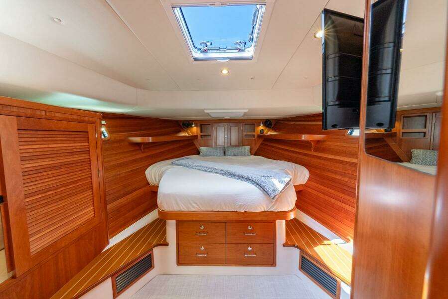 Master Cabin Custom Queen