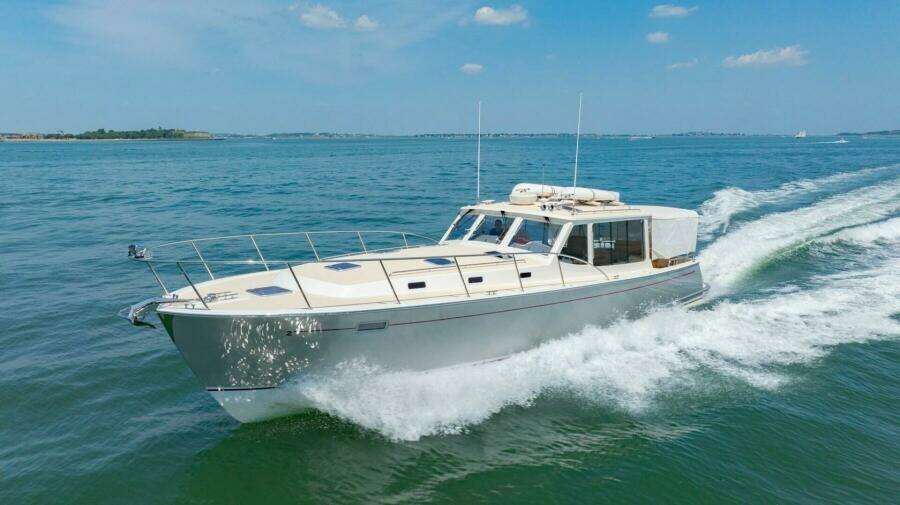 Port Bow Underway 30kts