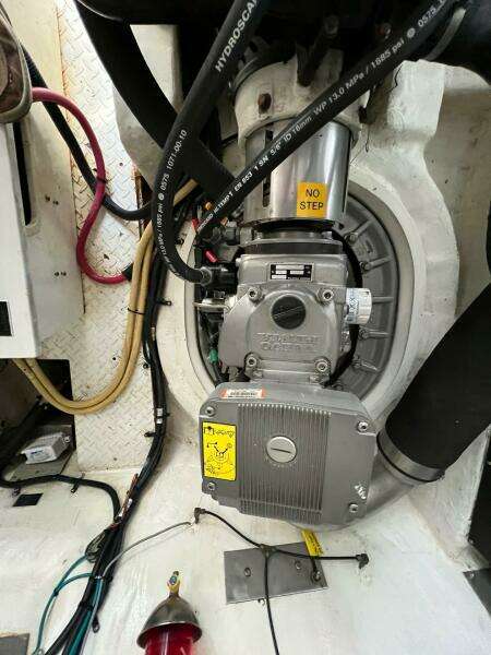 2016 Cruisers Yachts Cantius