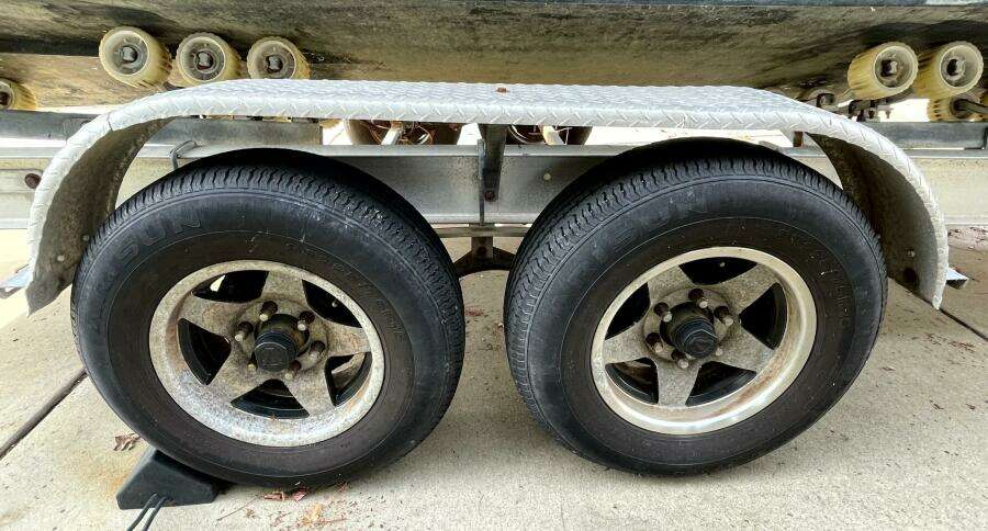 2001 Aquasport 250 Explorer