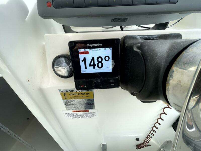 2001 Aquasport 250 Explorer