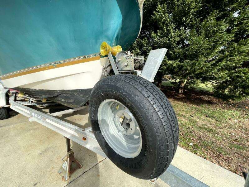 2001 Aquasport 250 Explorer