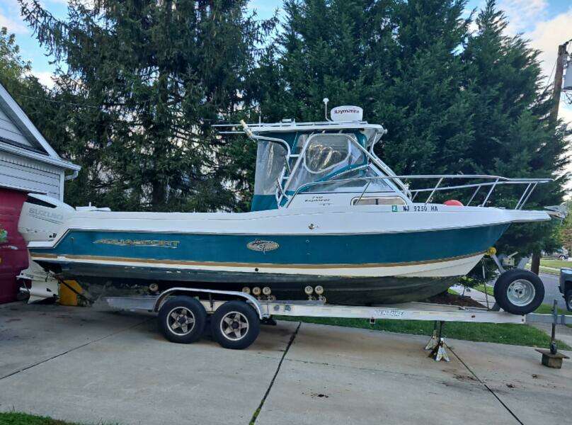 2001 Aquasport 250 Explorer