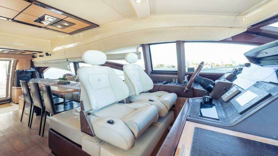 2012 Azimut Evolution