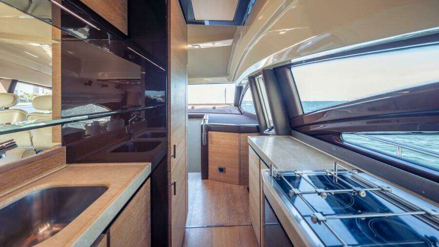 2012 Azimut Evolution