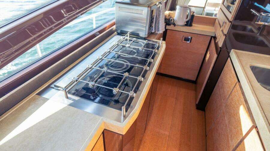 2012 Azimut Evolution