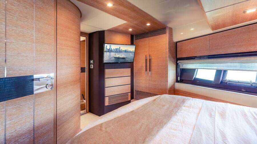 2012 Azimut Evolution