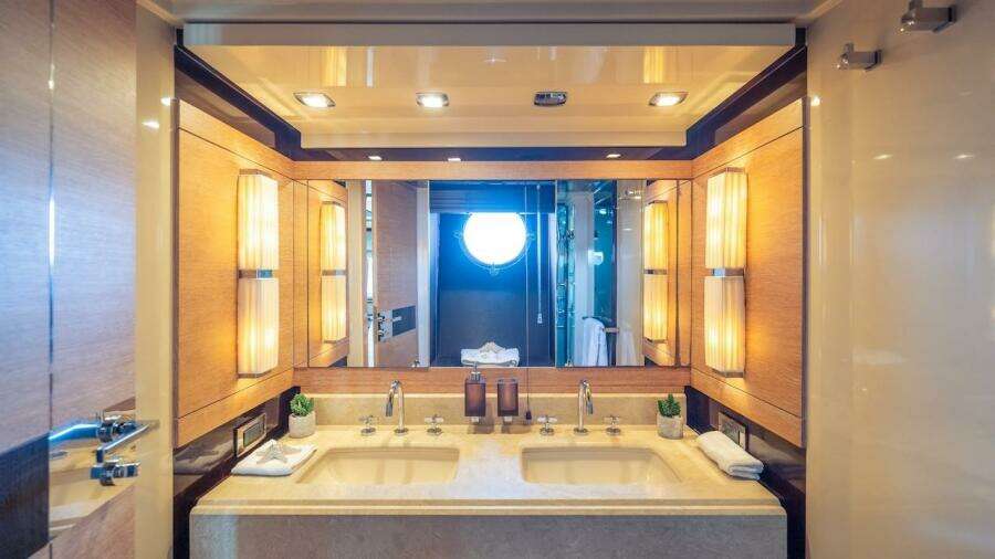 2012 Azimut Evolution