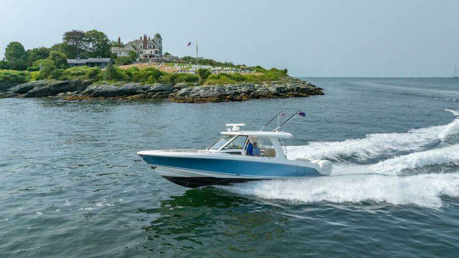 2019 Boston Whaler 350 EX Realm