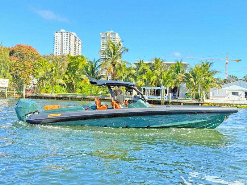 2025 Skipper Green Hull / Camel Upholstery