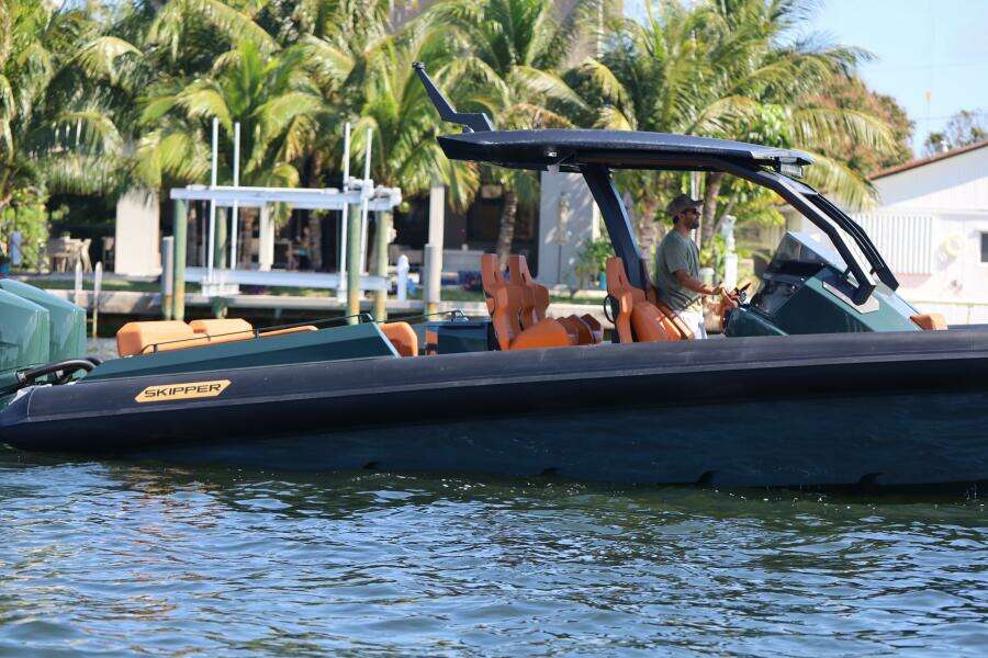 2025 Skipper Green Hull / Camel Upholstery