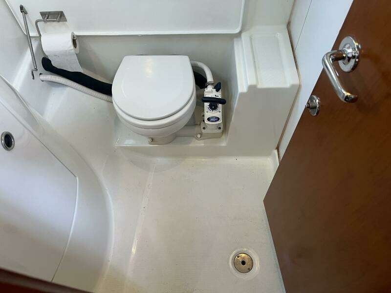 2001 Beneteau Oceanis 381