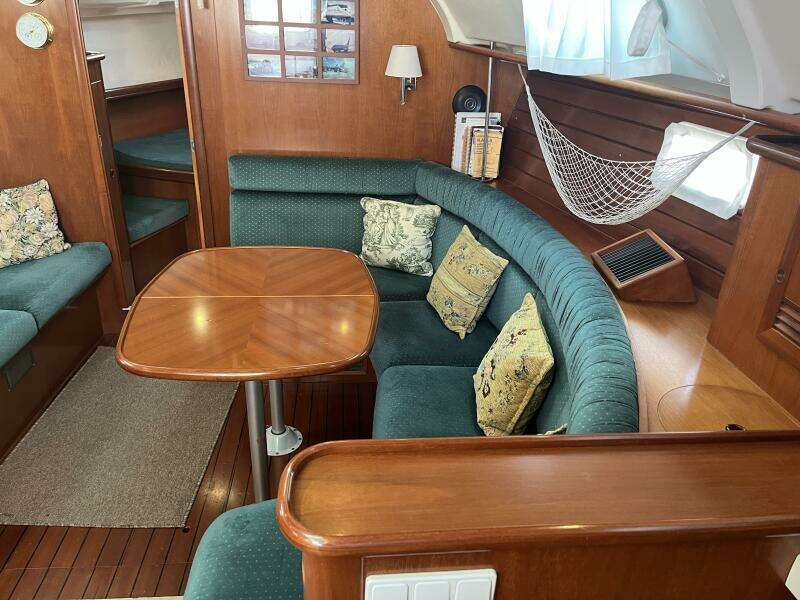 2001 Beneteau Oceanis 381