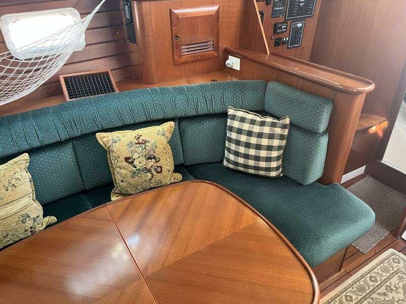 2001 Beneteau Oceanis 381