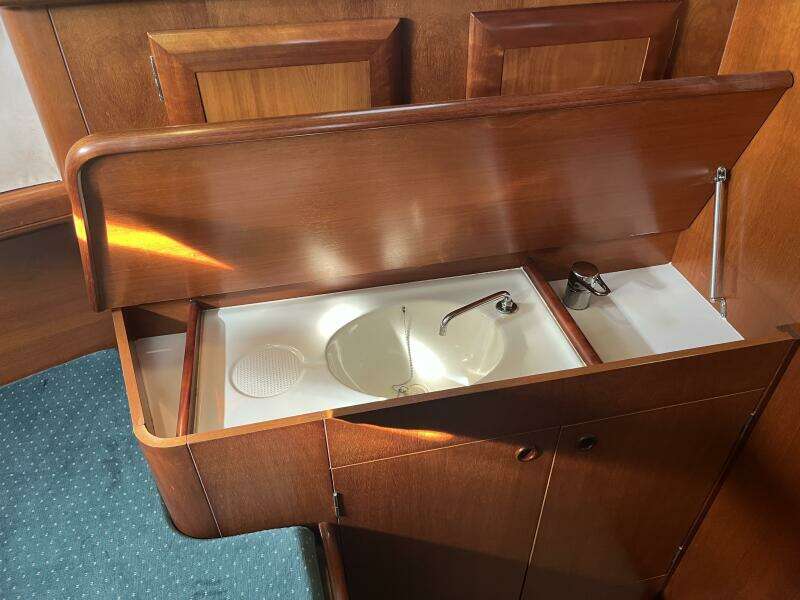 2001 Beneteau Oceanis 381