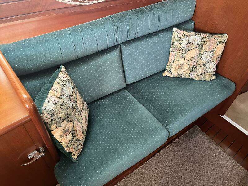 2001 Beneteau Oceanis 381