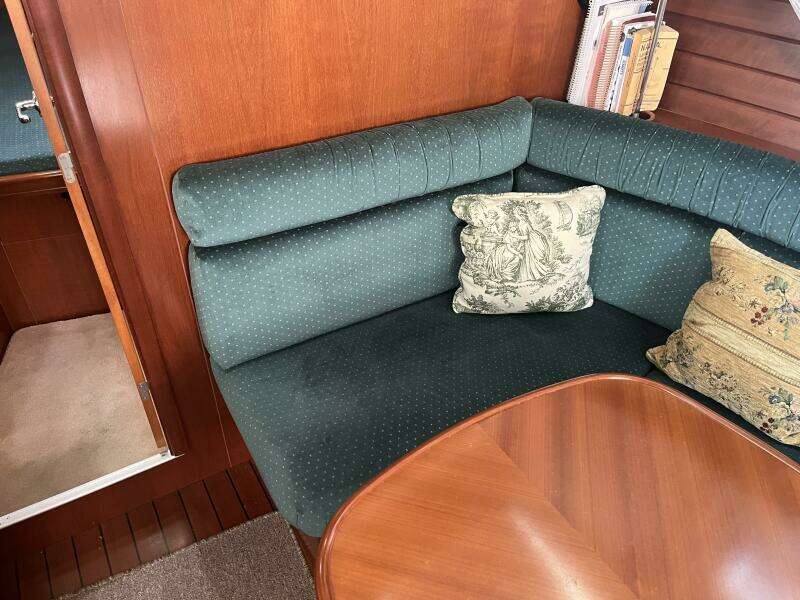 2001 Beneteau Oceanis 381