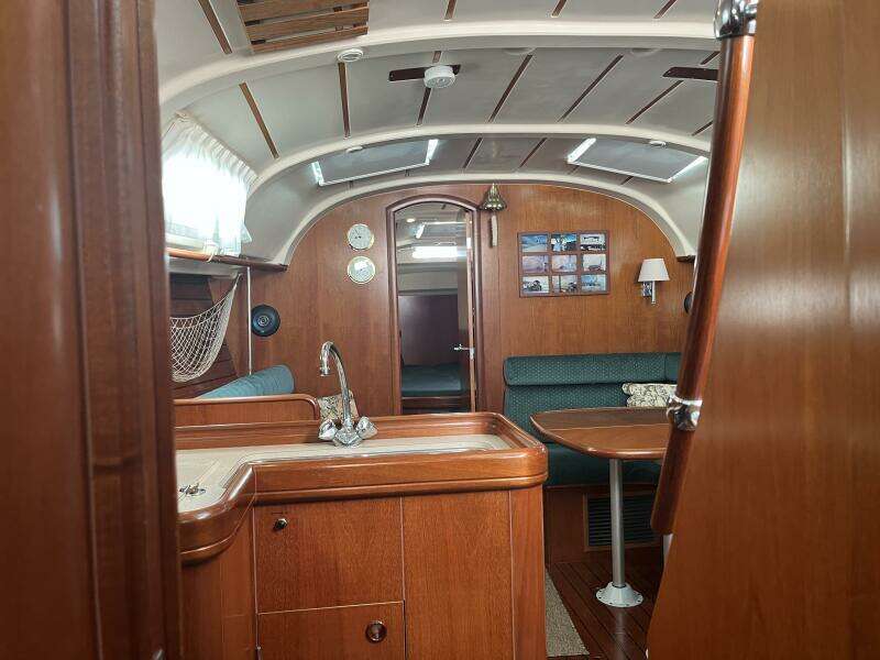 Beneteau Oceanis 381