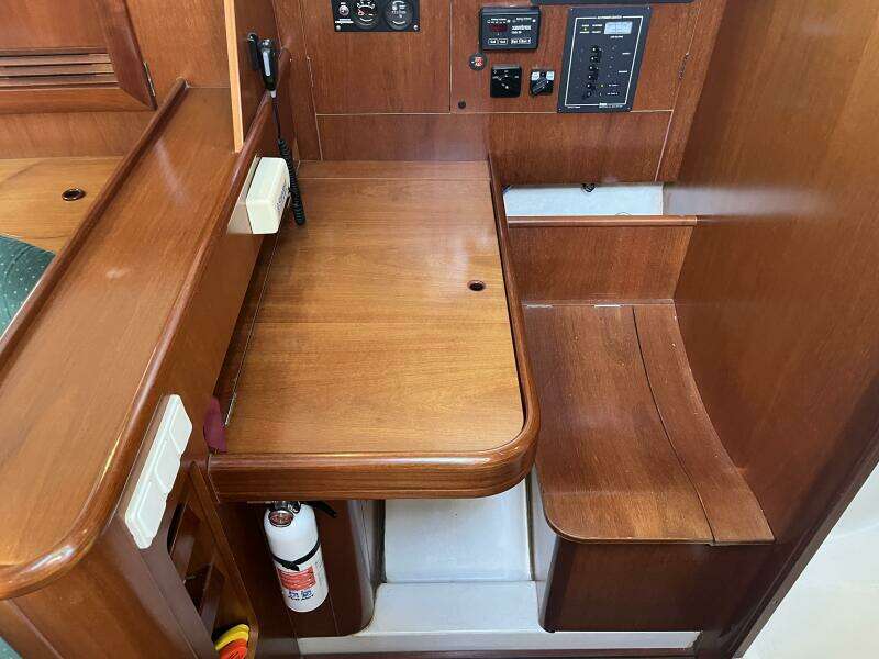 2001 Beneteau Oceanis 381