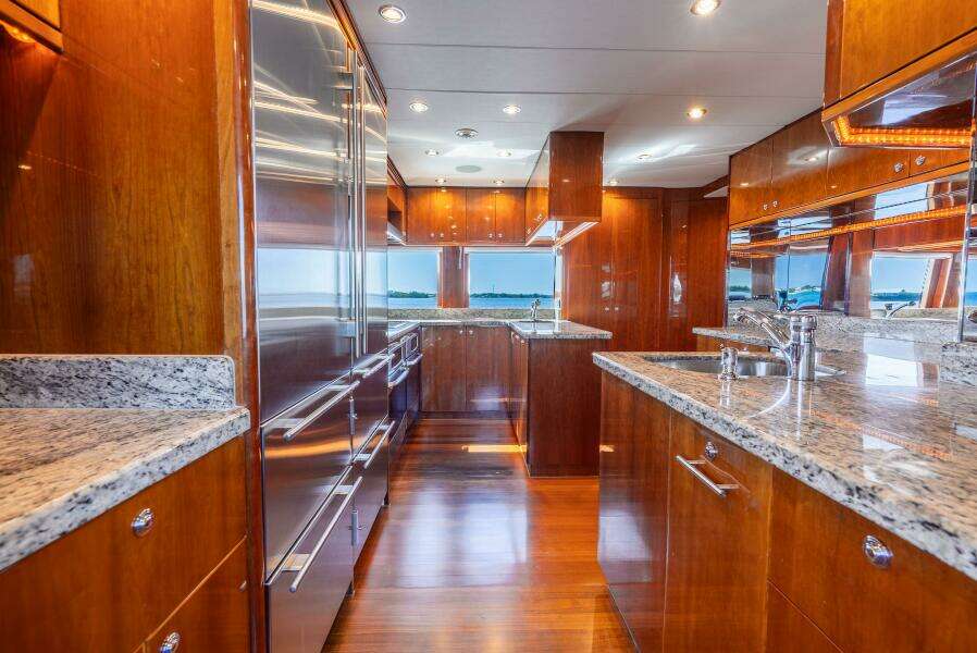 2010 Hargrave Raised Pilothouse