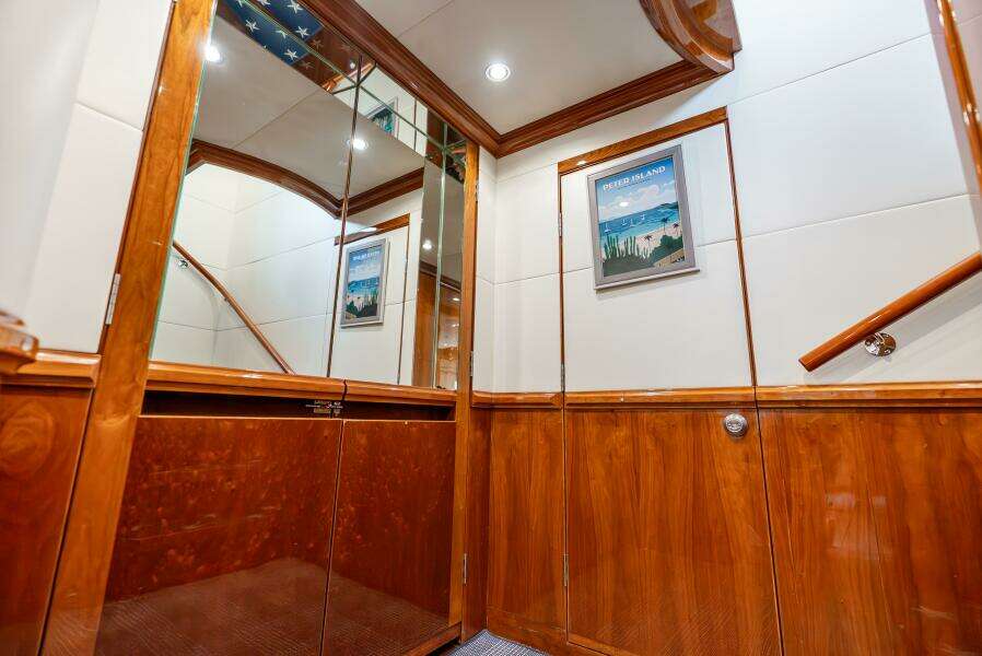 2010 Hargrave Raised Pilothouse