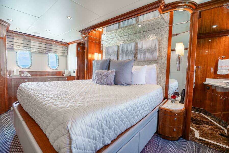 2010 Hargrave Raised Pilothouse