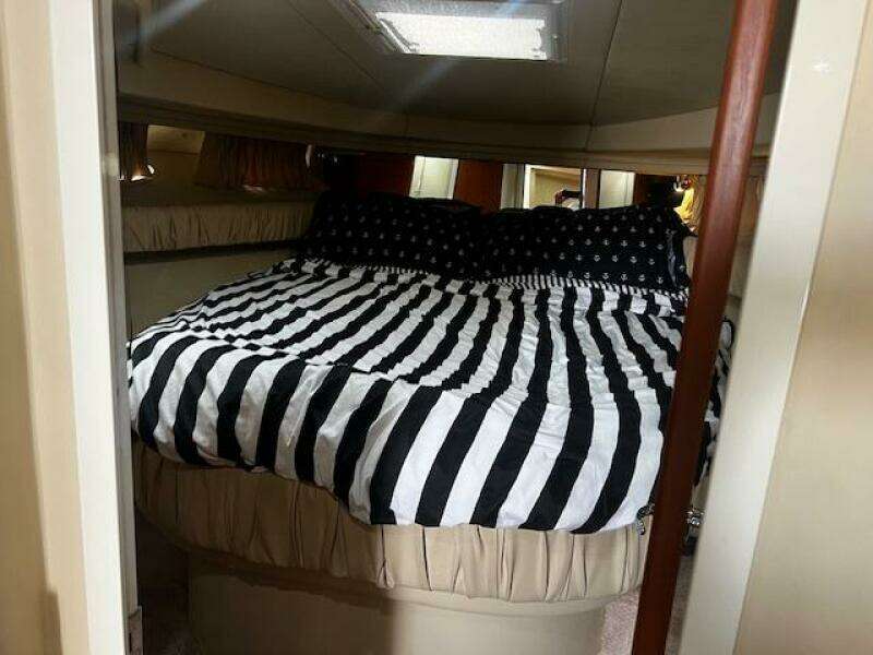 410 Master stateroom