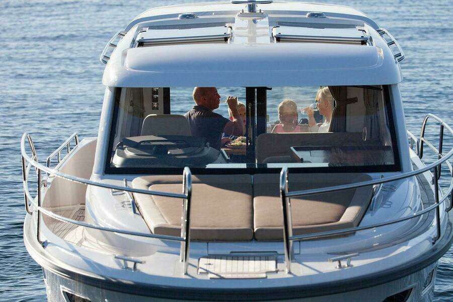 2025 Nimbus 305 Coupe