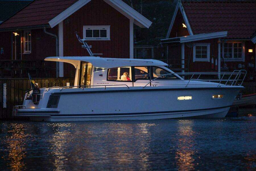 2025 Nimbus 305 Coupe