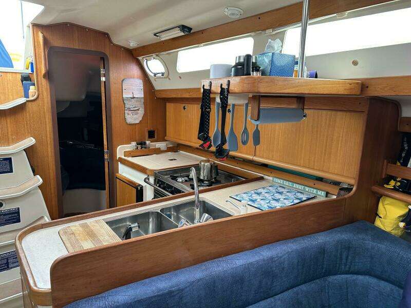 2001 Catalina 380