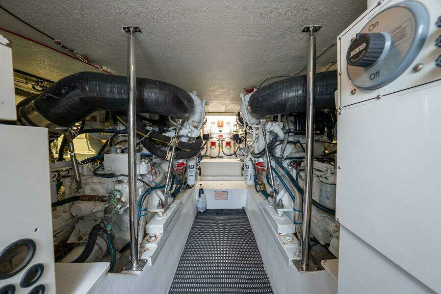 2001 Hatteras 50 Convertible