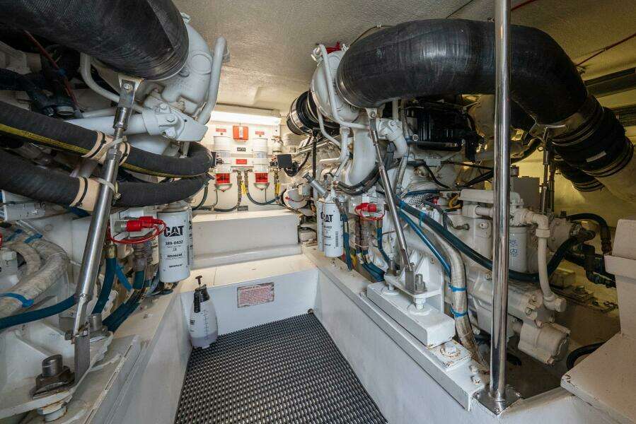 2001 Hatteras 50 Convertible