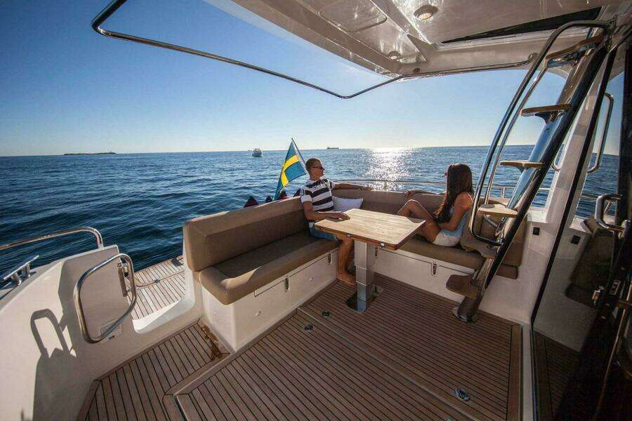 2025 Nimbus 405 Flybridge