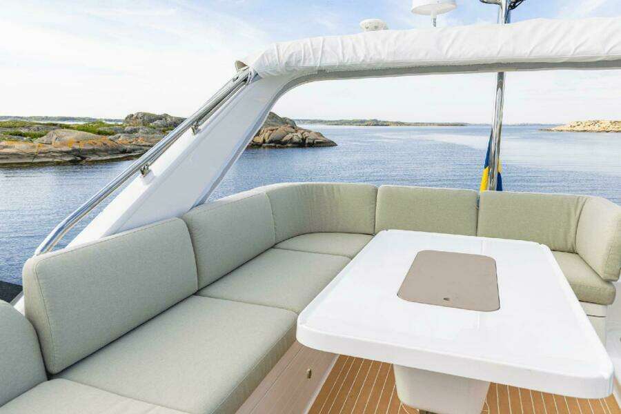 2025 Nimbus 495 Flybridge