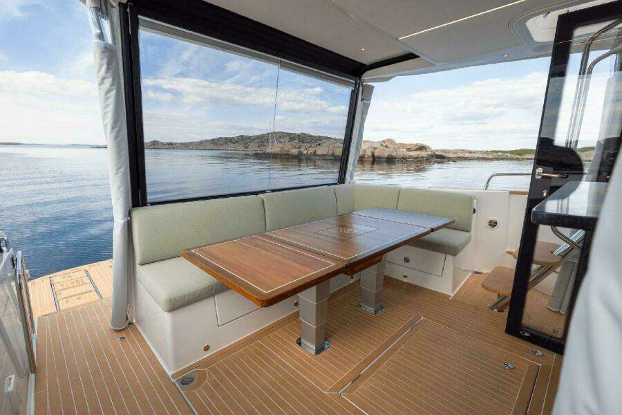 2025 Nimbus 495 Flybridge