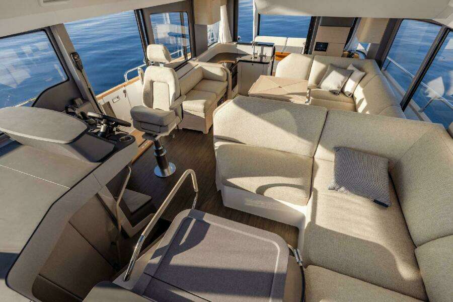 2025 Nimbus 495 Flybridge