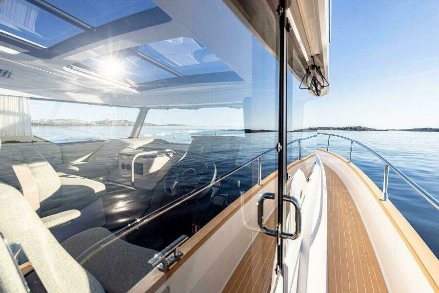2025 Nimbus 495 Flybridge