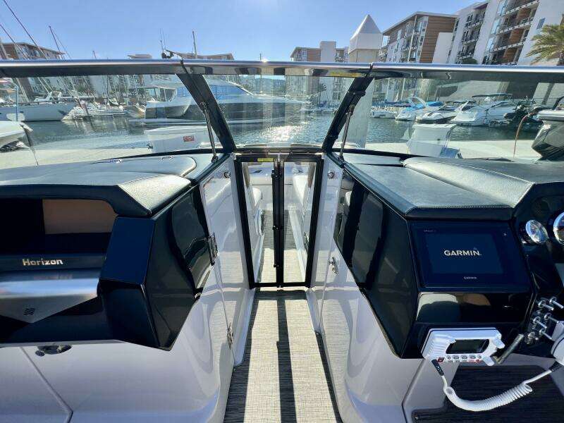 2019 Four Winns H290