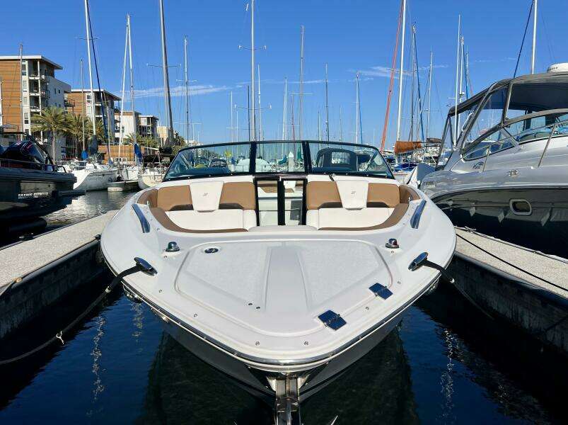 2019 Four Winns H290